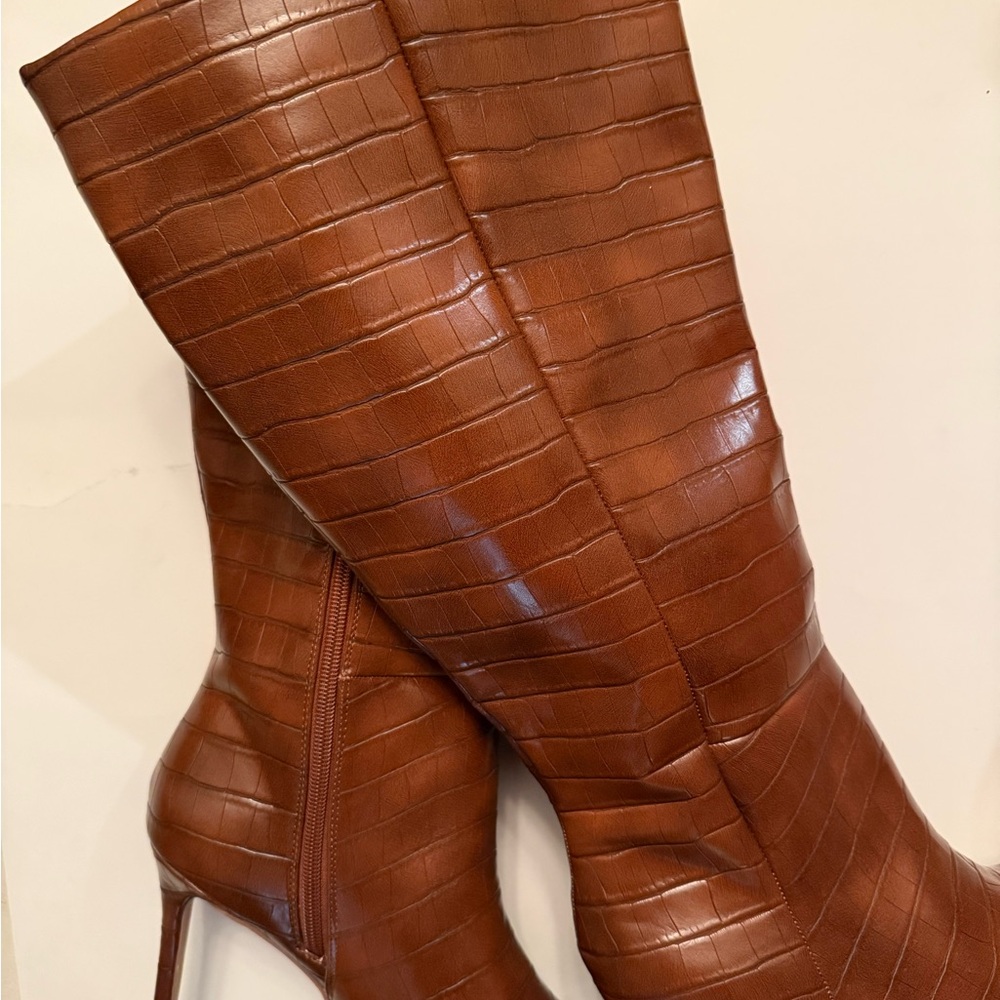 Elegant Brown Wide Calf Croc-Embossed Women's Boots - Picture 3 of 3